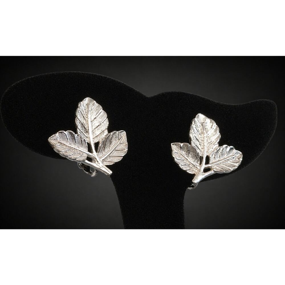 Vintage Signed Sarah Coventry Silver-tone Clip-on Earrings 1" Leaf Designer sc23